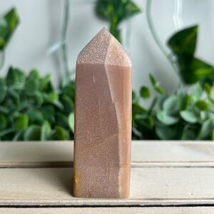 Sunstone in Peach Moonstone Point C